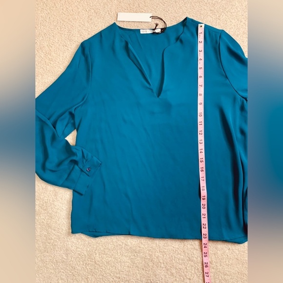 NWT Three Eighty Two Women V-Neck Blouse Top Sold On Revolve Size Medium - Picture 5 of 6